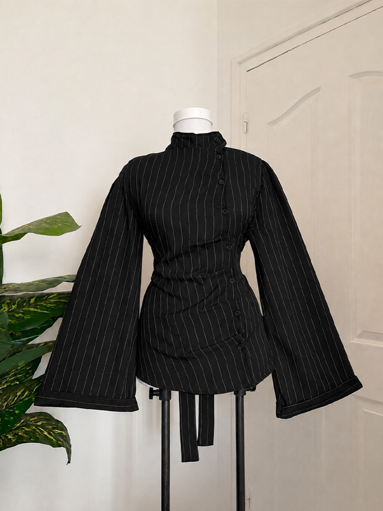Women Fashion Necktie - Женская блузка с длинными рукавами, вертикальными